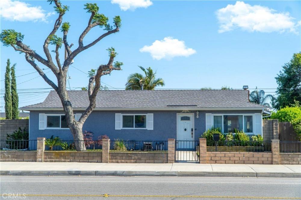 Currently Displayed Property Photo
