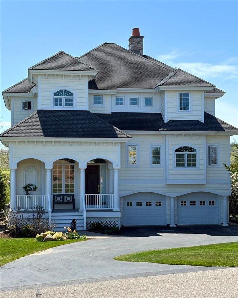 Currently Displayed Property Photo