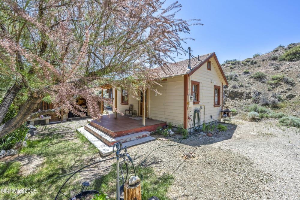 Currently Displayed Property Photo