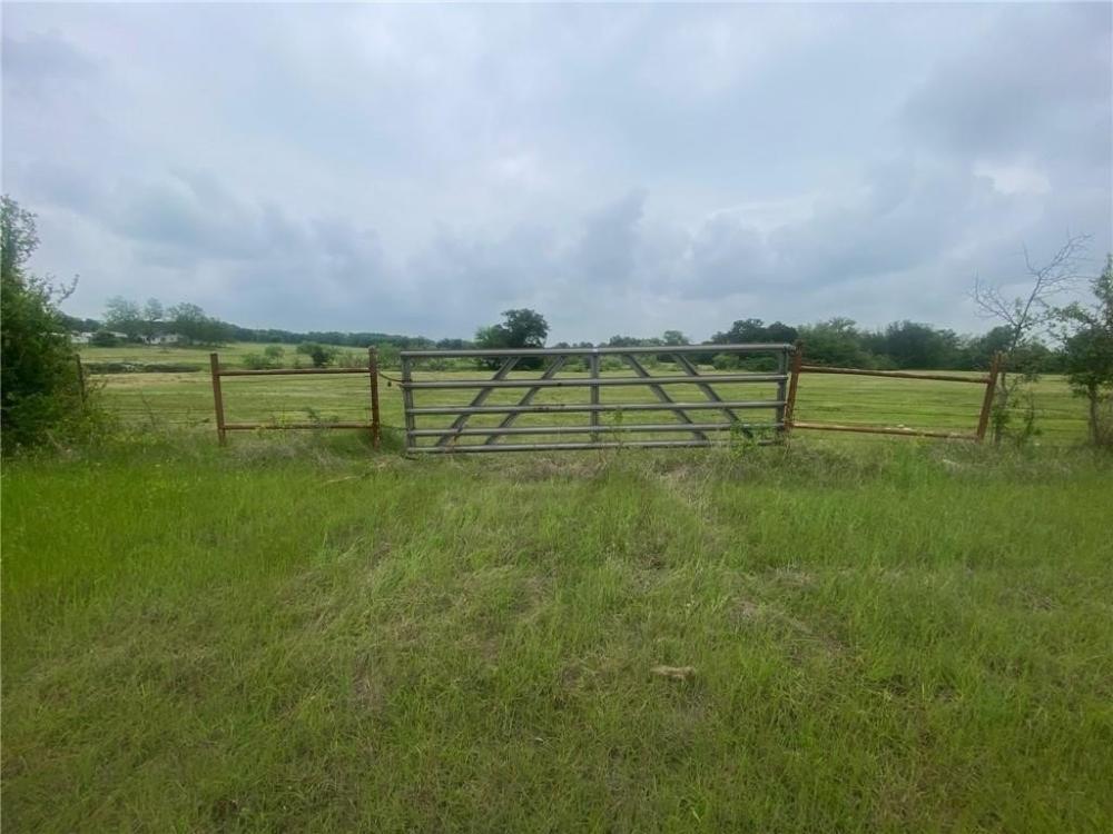 Currently Displayed Property Photo