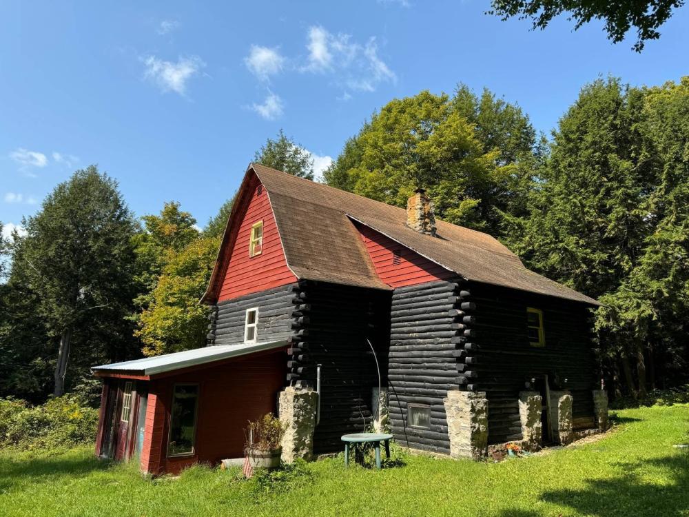 Currently Displayed Property Photo