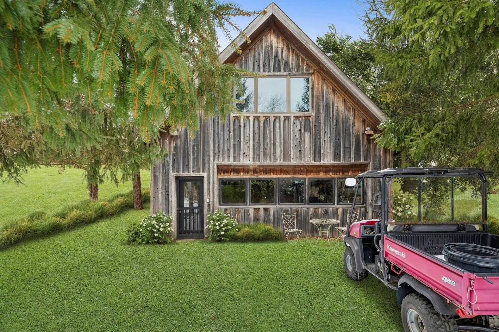 Currently Displayed Property Photo