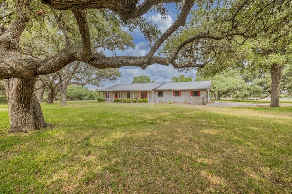 Currently Displayed Property Photo