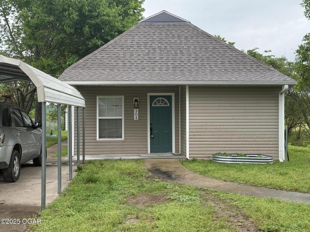 Currently Displayed Property Photo