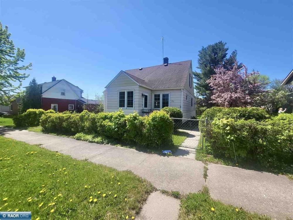 Currently Displayed Property Photo