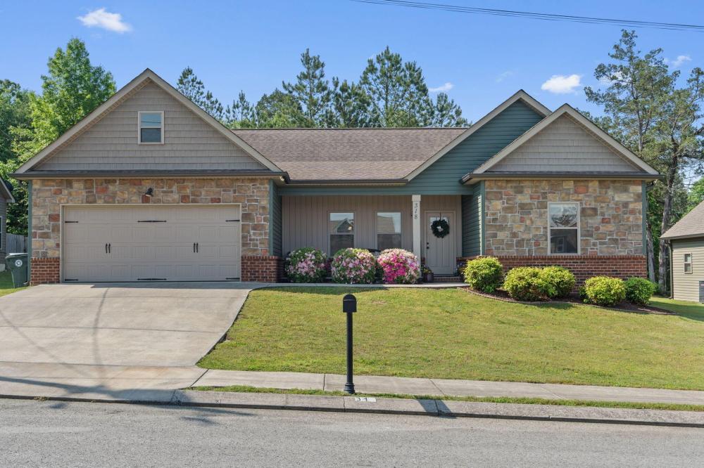 Currently Displayed Property Photo