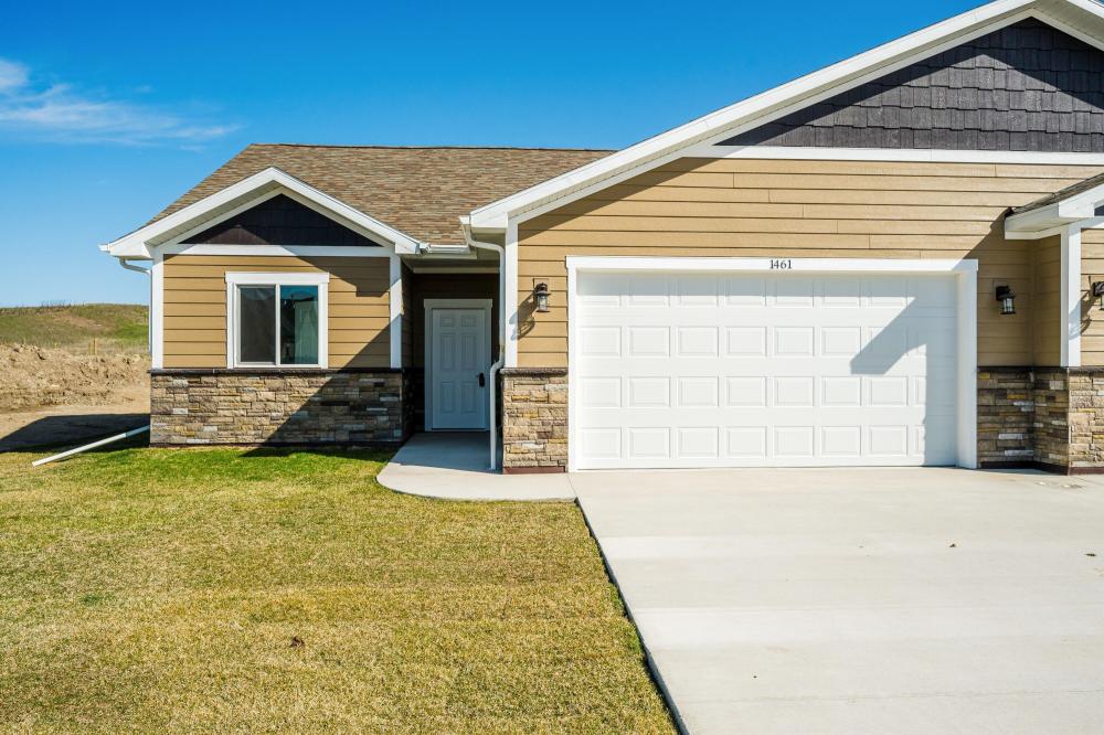 Currently Displayed Property Photo