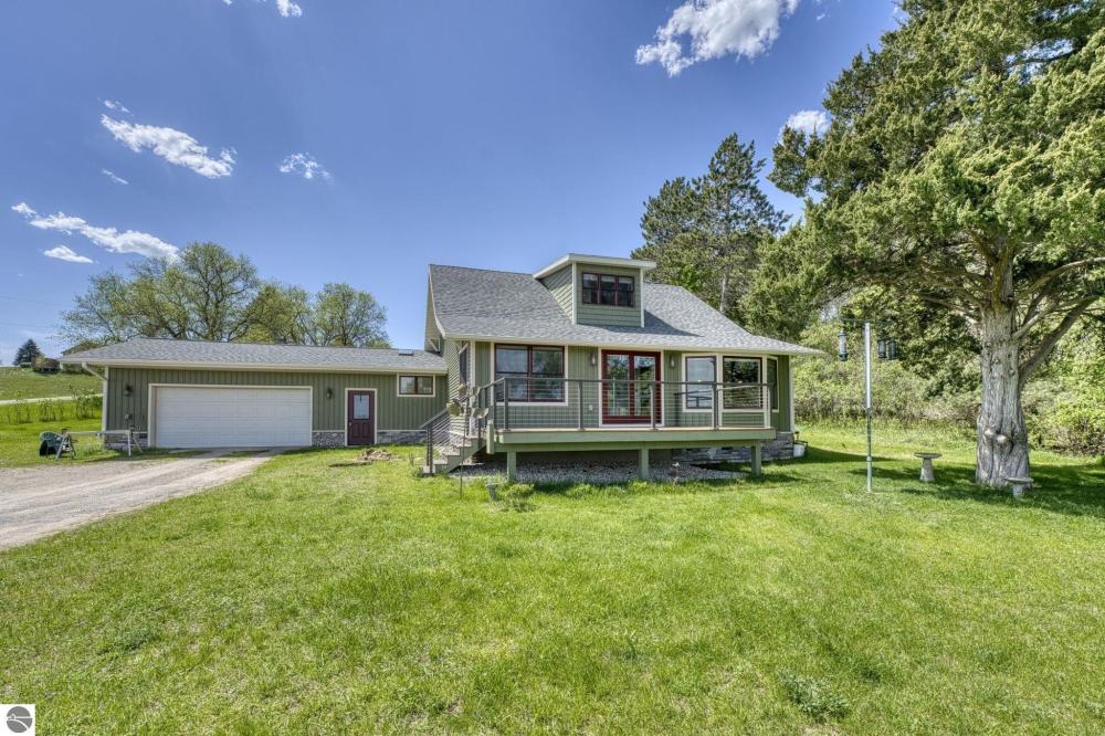 Currently Displayed Property Photo