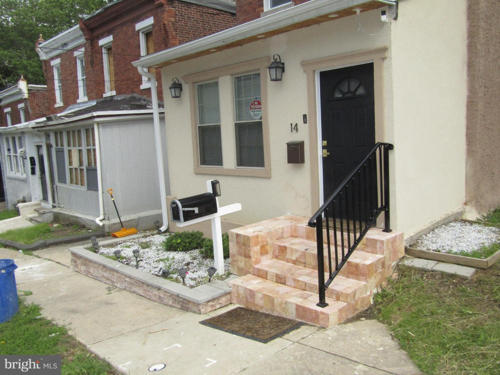 Currently Displayed Property Photo