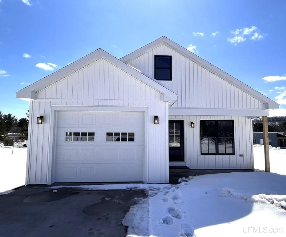 Currently Displayed Property Photo