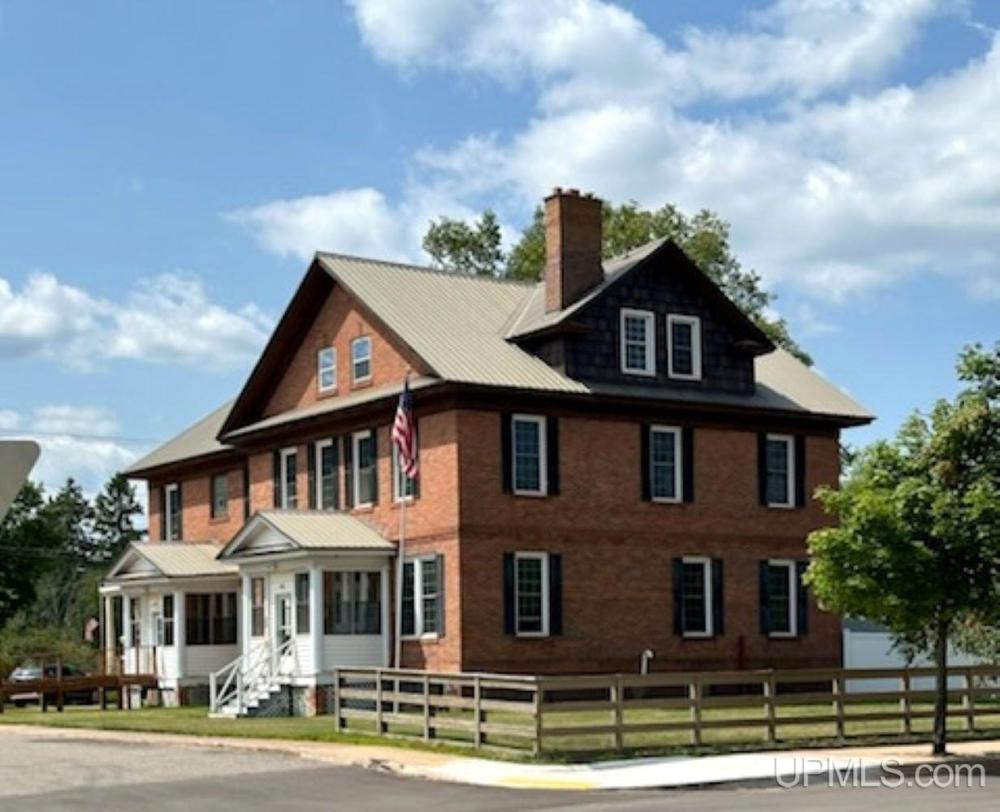 Currently Displayed Property Photo