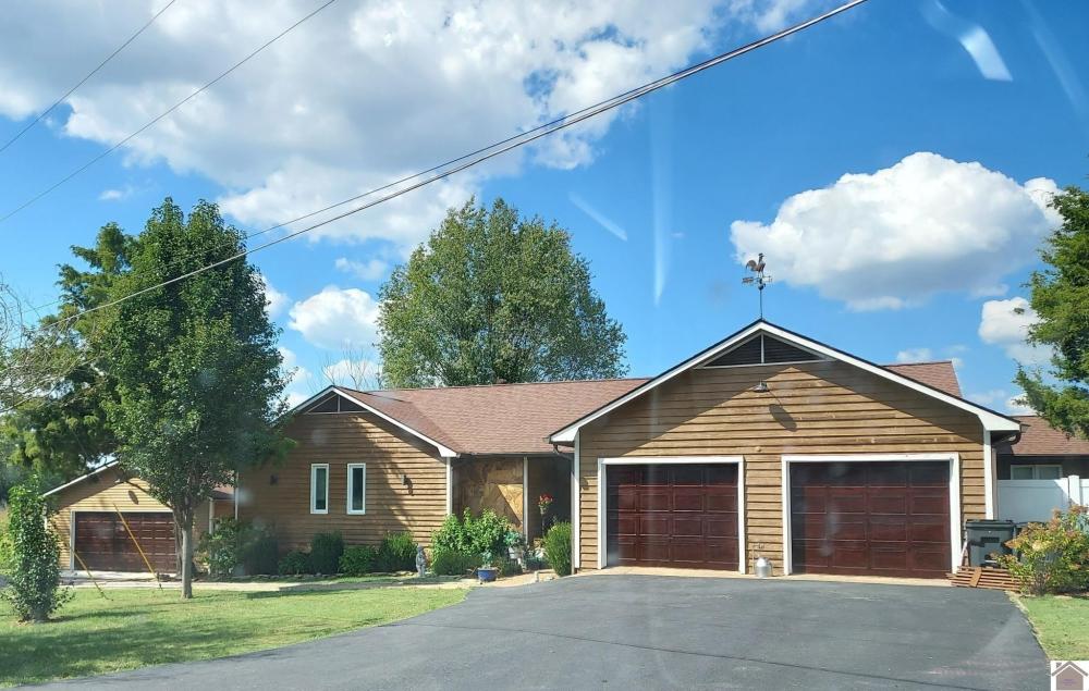 Currently Displayed Property Photo