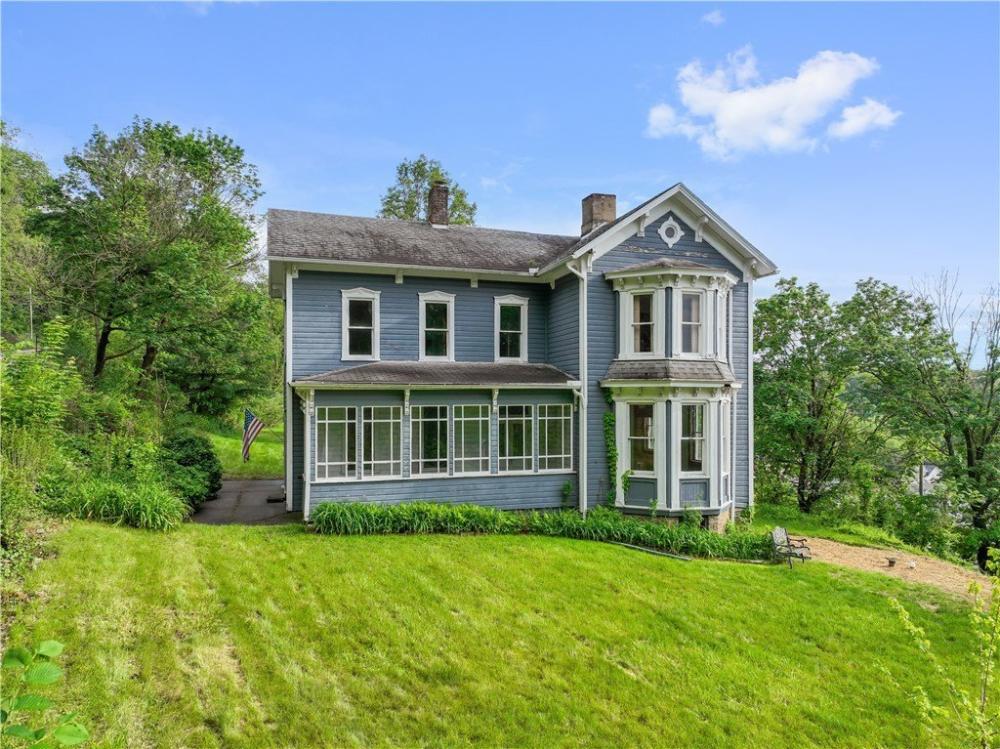 Currently Displayed Property Photo