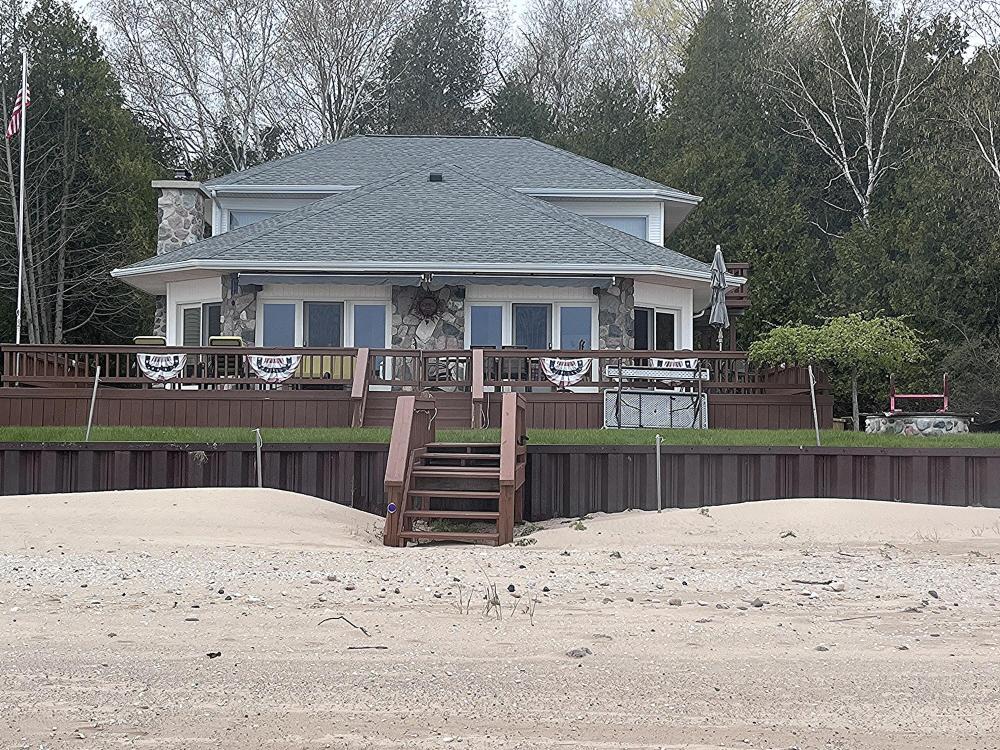 Currently Displayed Property Photo