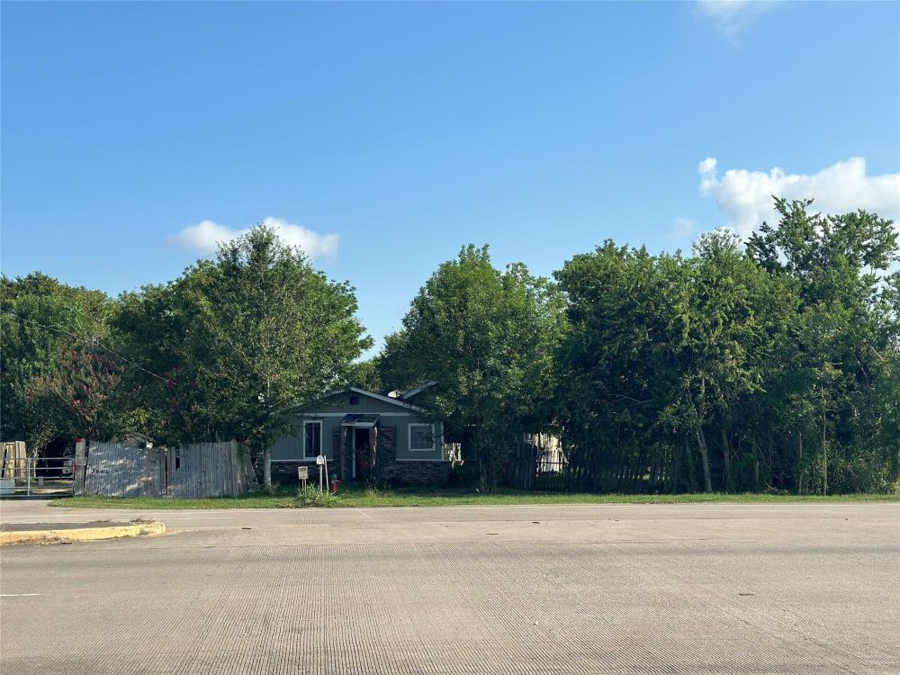 Currently Displayed Property Photo